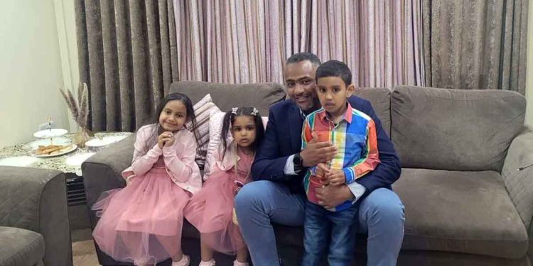 المواطن البريطاني أحمد الدوش