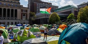 إدارة ترامب تمارس ضغزطا على جامعة كولومبيا تنتهي بطرد 80 طالبا بسبب دعم فلسطين