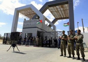 إعادة تشغيل معبر رفح إجراء شكلي لم يخفف المعاناة